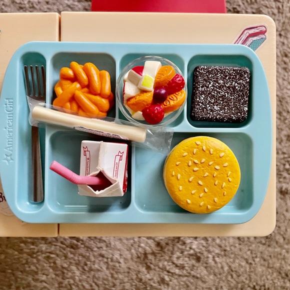 American Girl School Desk + School Lunch for 18” doll - Picture 2 of 8